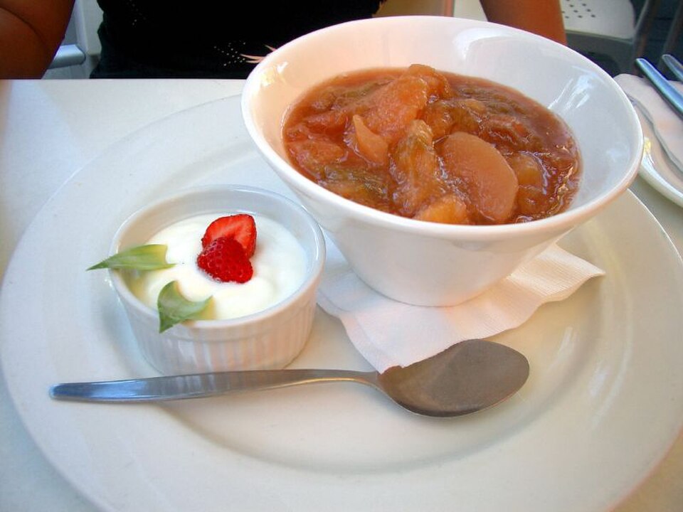 RABARBERKOMPOT